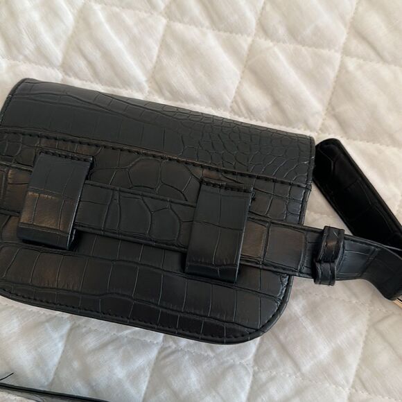 NWOT Women's Mini Waist Belt Bag/Fanny Pack in Black Crocodile Pattern - Picture 11 of 12